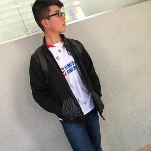 Meet your Posher, Cesar